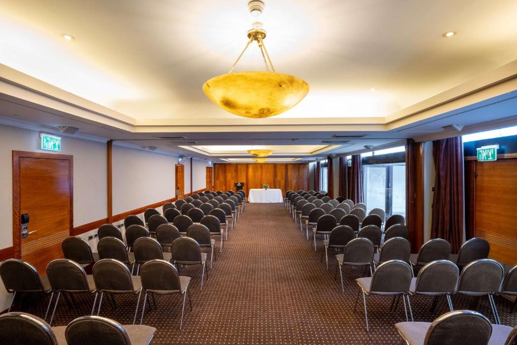 Tárgyalóterem/bálterem