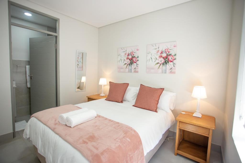 Apartment 45 - 1 On York, George