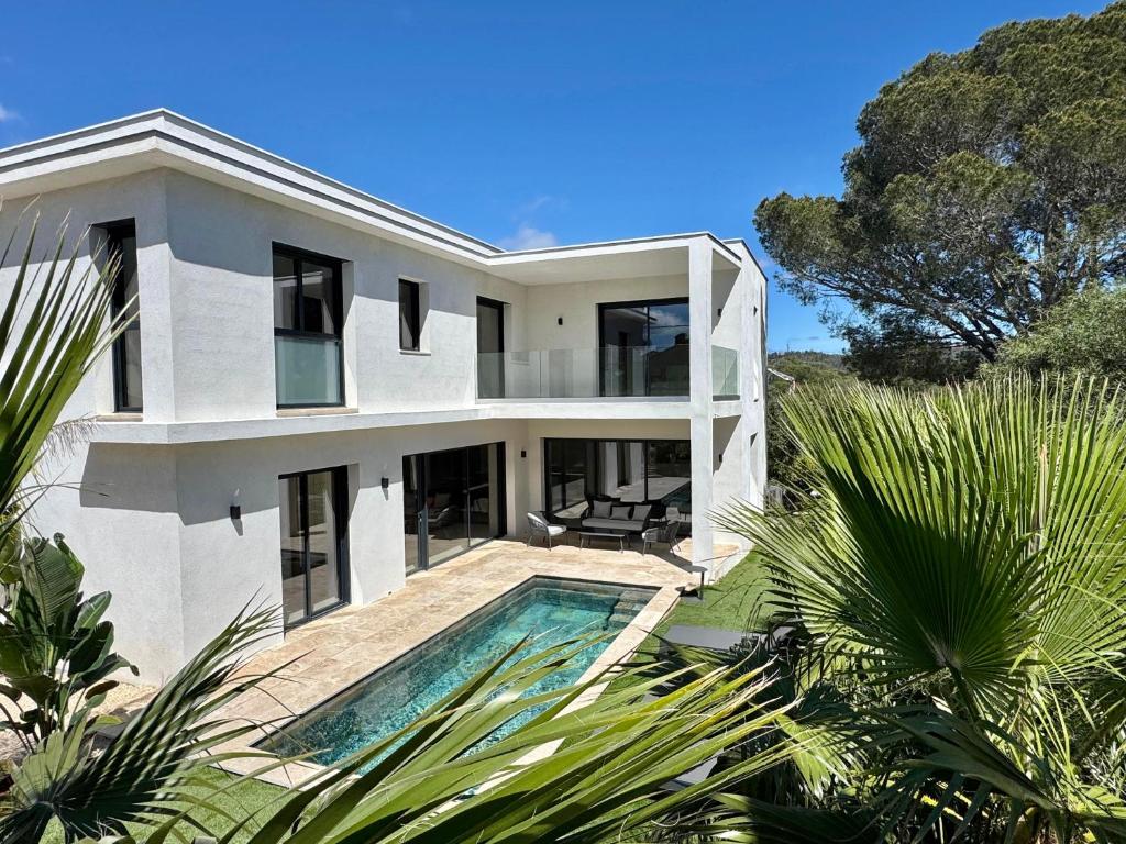 Contemporary Villa with Heated Pool Near Sea - 5