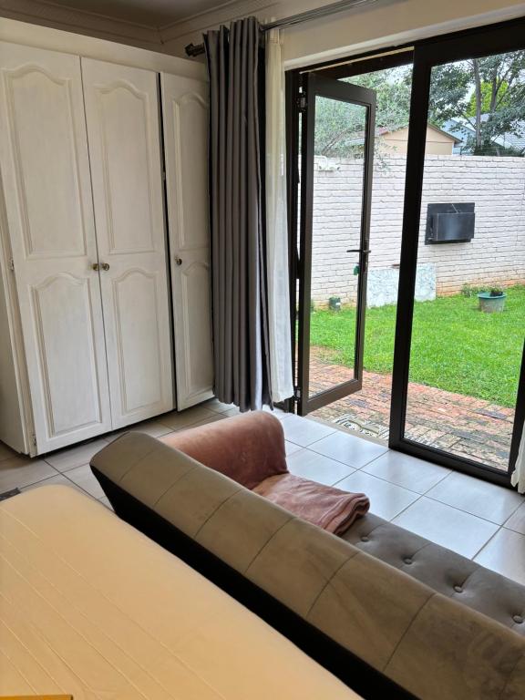 West Cottage, Roodepoort