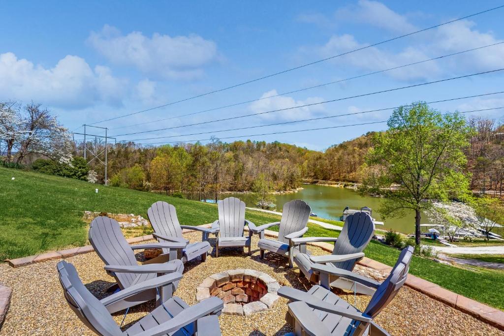 Stegs Retreat, Caryville