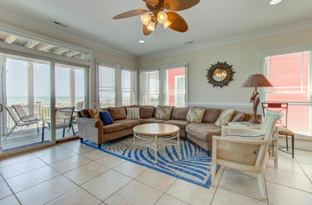 The Hideaway A&B by Carolina Beach Realty, Kure Beach