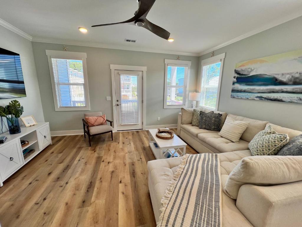 The Longboard Lodge by Carolina Beach Realty, Carolina Beach