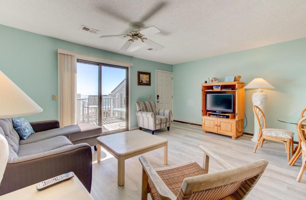 William & Mary 32A Hitch Hideaway by Carolina Beach Realty, Carolina Beach