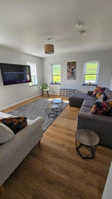 Benji & Milo's Farmhouse, Hillhead