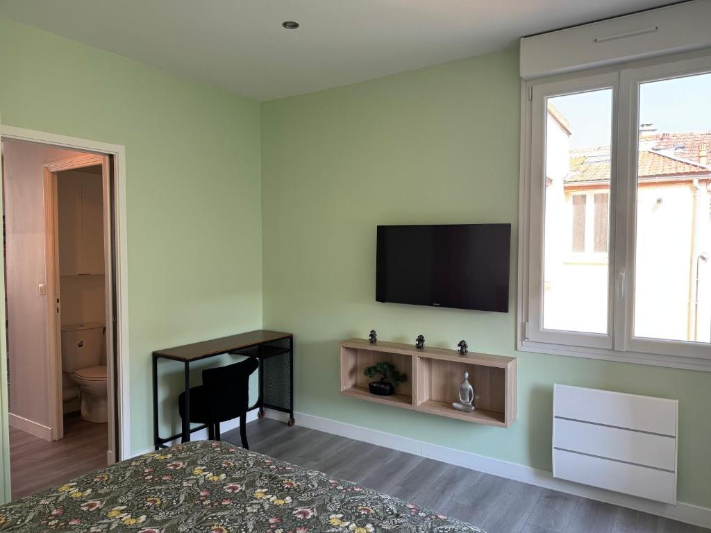 70m2 climatisé - Parking privé - Terrasse - 2 chambres - Lycée Roosevelt - Reims Arena - 5