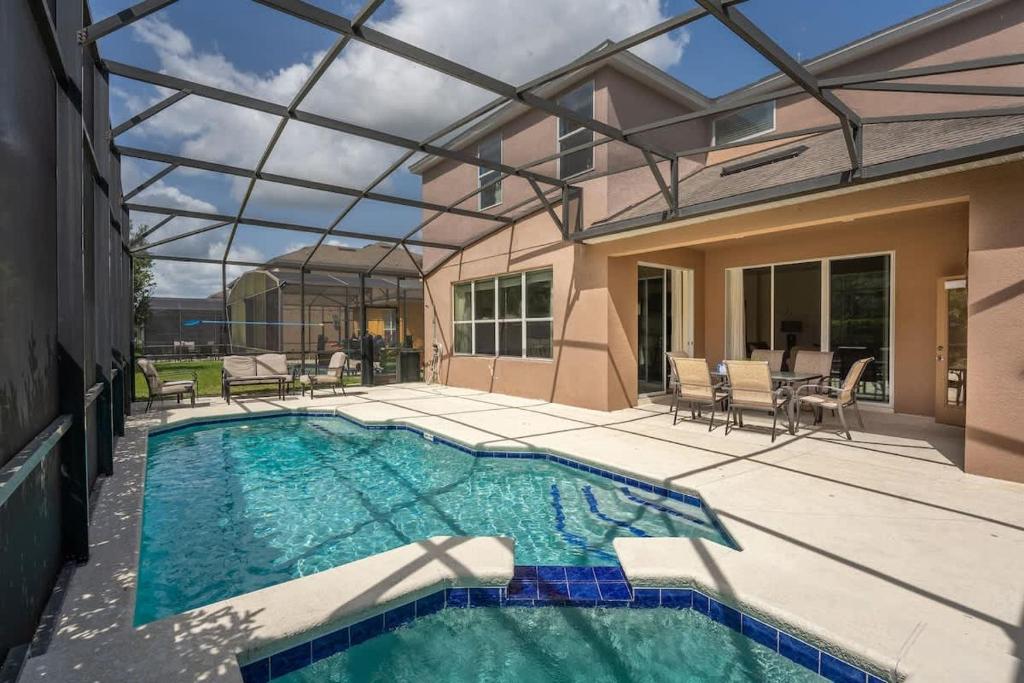 Enjoy the Large Pool - 6BR BL220, Kissimmee