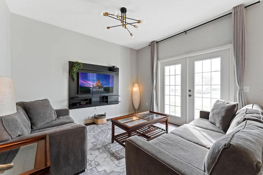 Freshly Redesigned 4BR at West Lucaya WL3211, Kissimmee