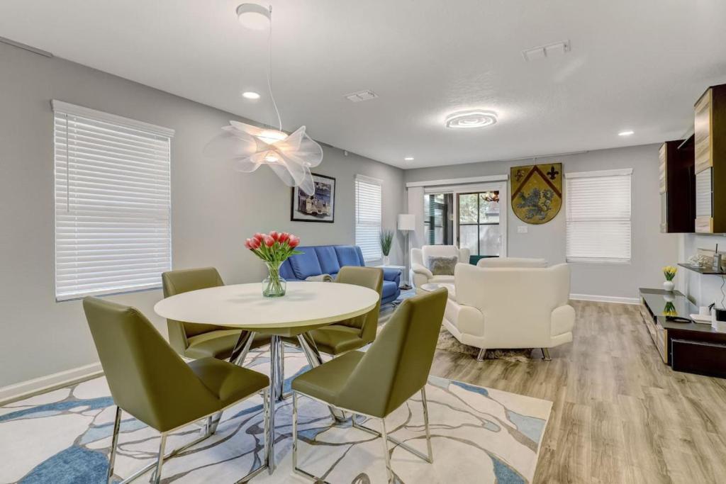 Sapphire Echo for 6 (convenient for downtown), Jacksonville