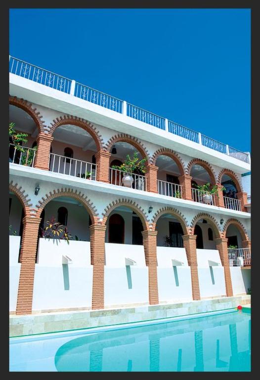 Exterior view, Hotel San Juan in Puerto Escondido
