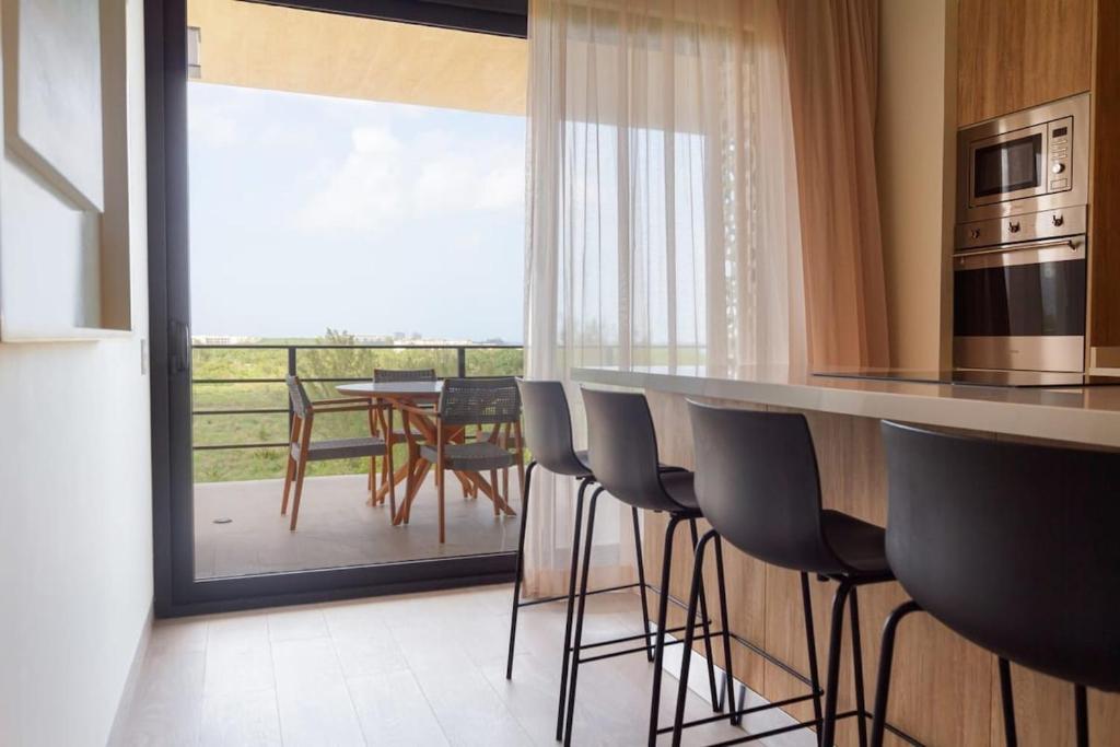 Luxury 2BR 2BA Ocean view 200m from beach - 4