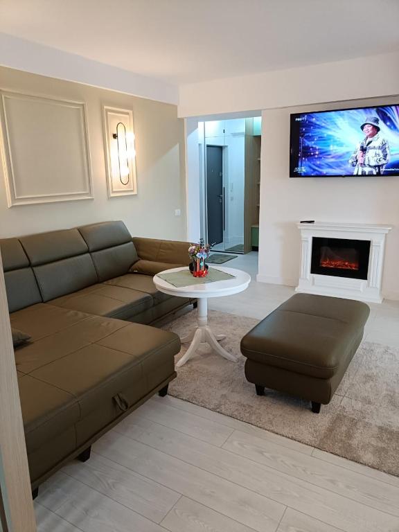 Arinis Class, Hura-Humora