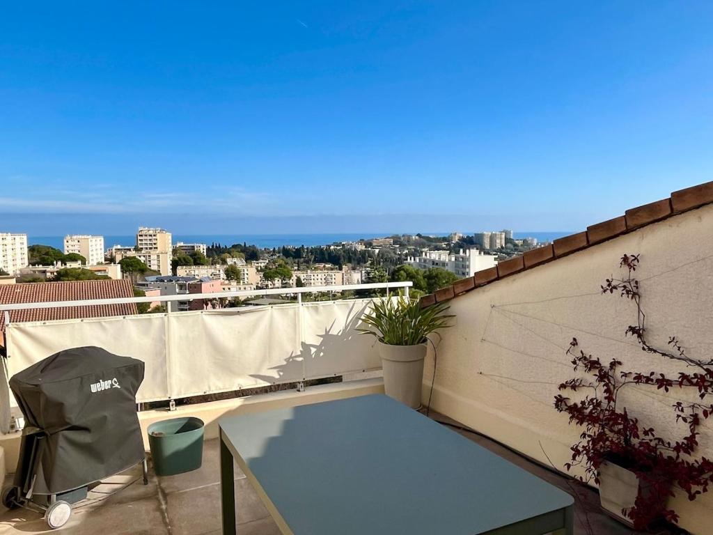 Grand duplex, terrasse vue mer et montagne - 5
