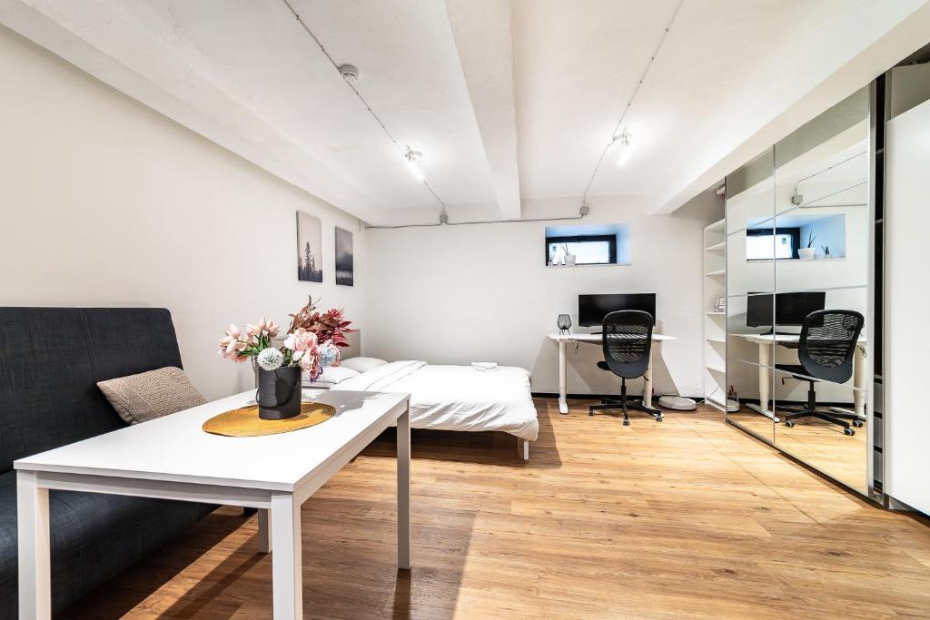 Dana-Entire Apartment Very Quiet and Central 2, Tallinn