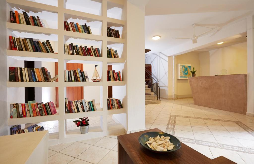 フロント・ロビー