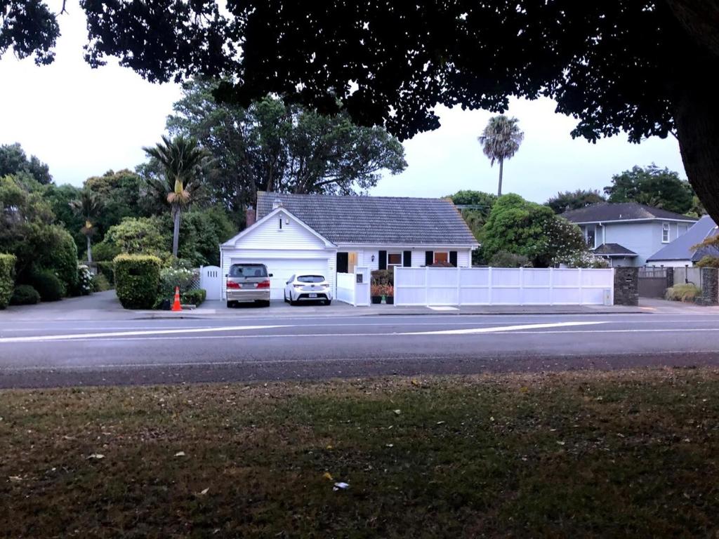 Great location in woburn at hutt central, Lower Hutt