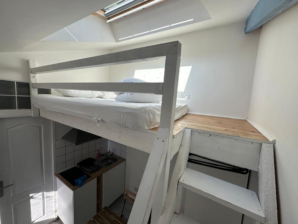 ECO STUDIOS mezzanine wifi stationnement rue gratuit terrasse dans jardin - 2
