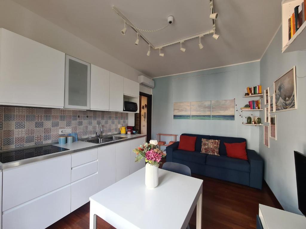 Blue Retreat Modern Apartment near M4 Milan - 5