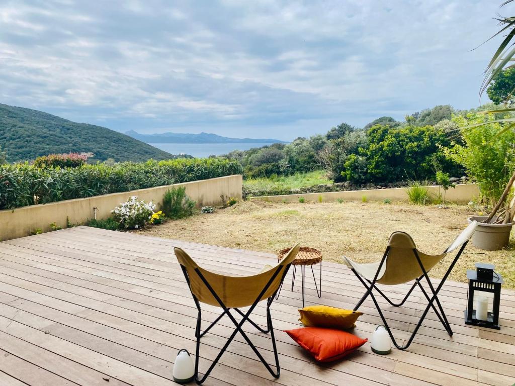 T2 Farinole, vue mer sur le golfe de St Florent, plage a pied, Farinole