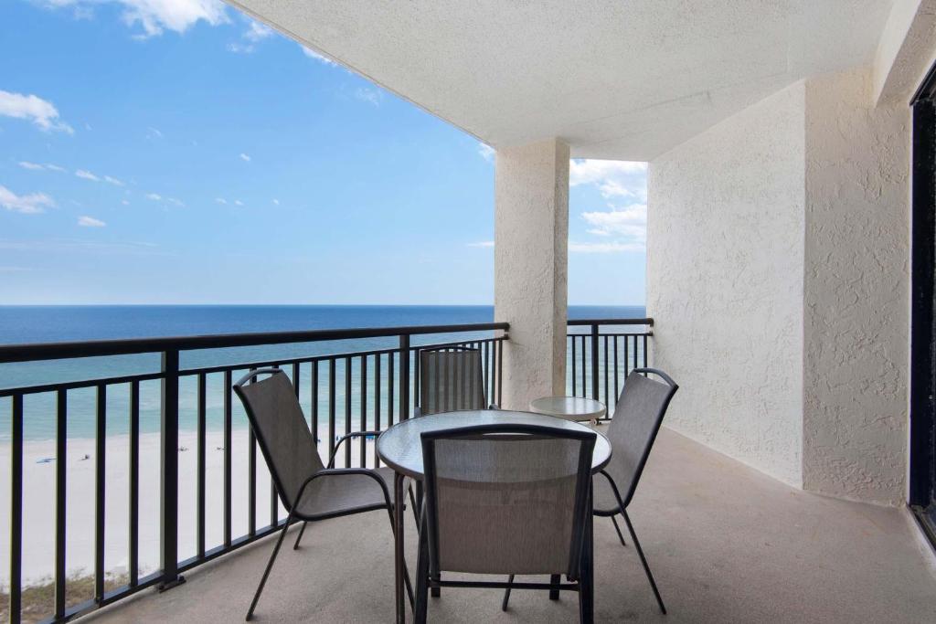 Navarre Towers 1205, Navarre