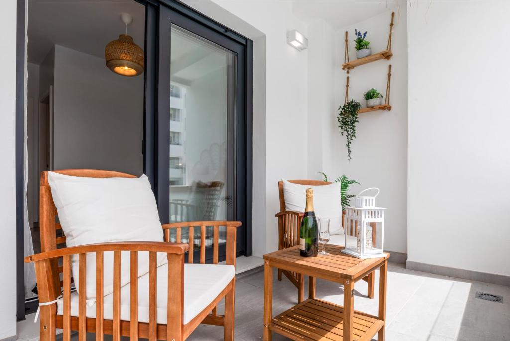 Elegant Apartment near the Beach & Old Town - 4