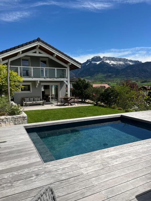 Maison en bois avec piscine chauffée et vue panoramique - 4