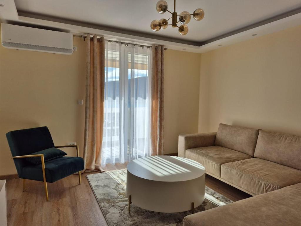 Ksenija, Herceg Novi