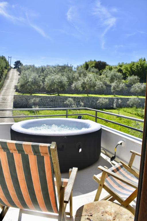 Tiny House with Hot Tub & View - 2