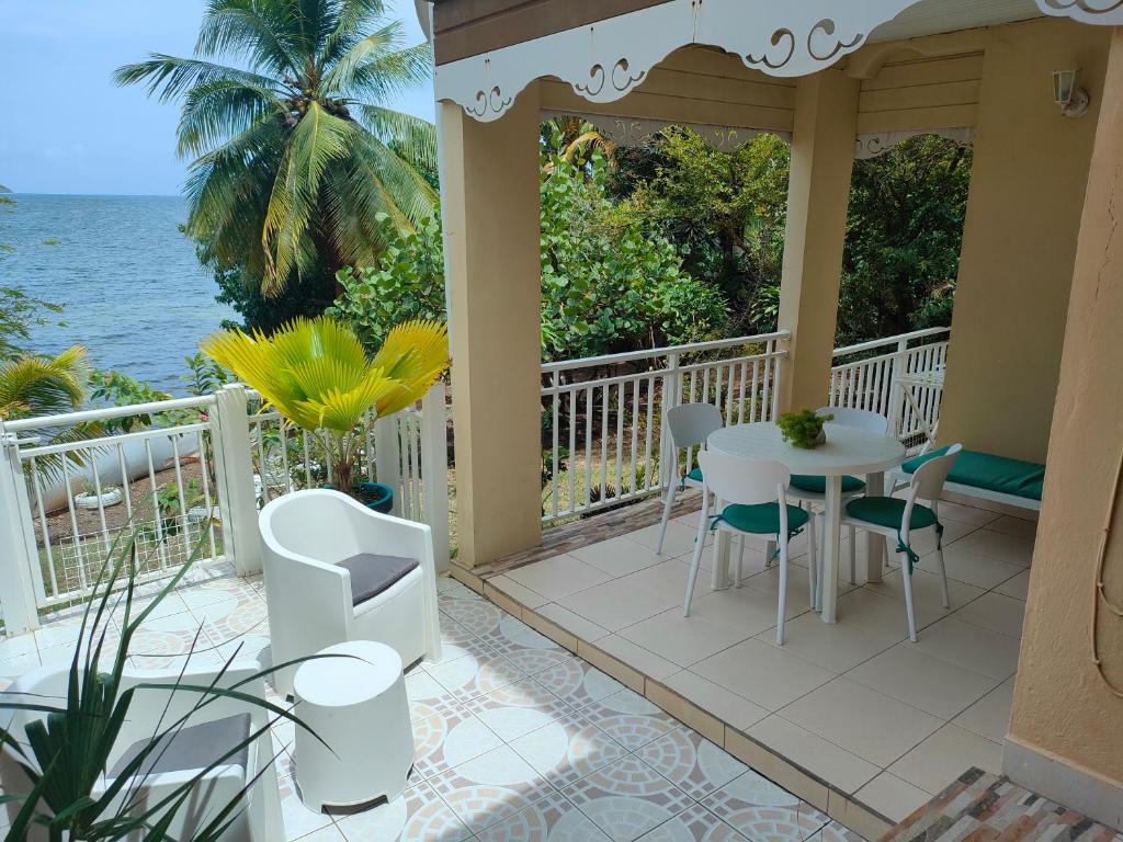 Bromelias, Le Robert