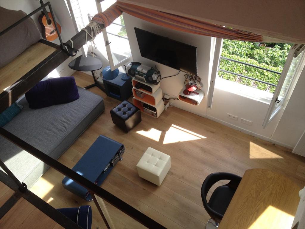 Sunny and serene hideaway in central Paris with AC - 2