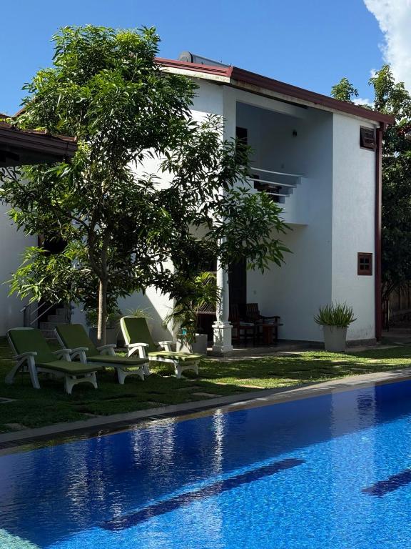 Riverside Cabanas, Mirissa (jih)