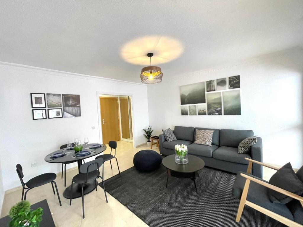 Beach Retreat 2 BR Apartment - 2