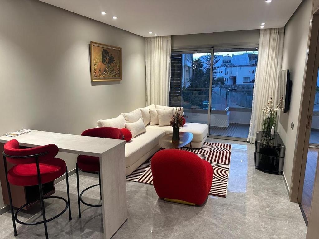 Spacious studio with balcony, Casablanca