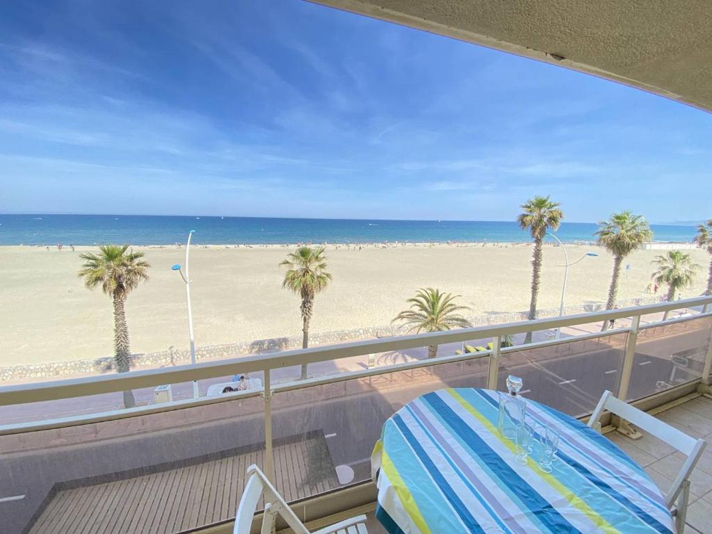 Grand 2 pièces avec terrasse face à la mer à Canet-en-Roussillon - FR-1-833-1 - 1