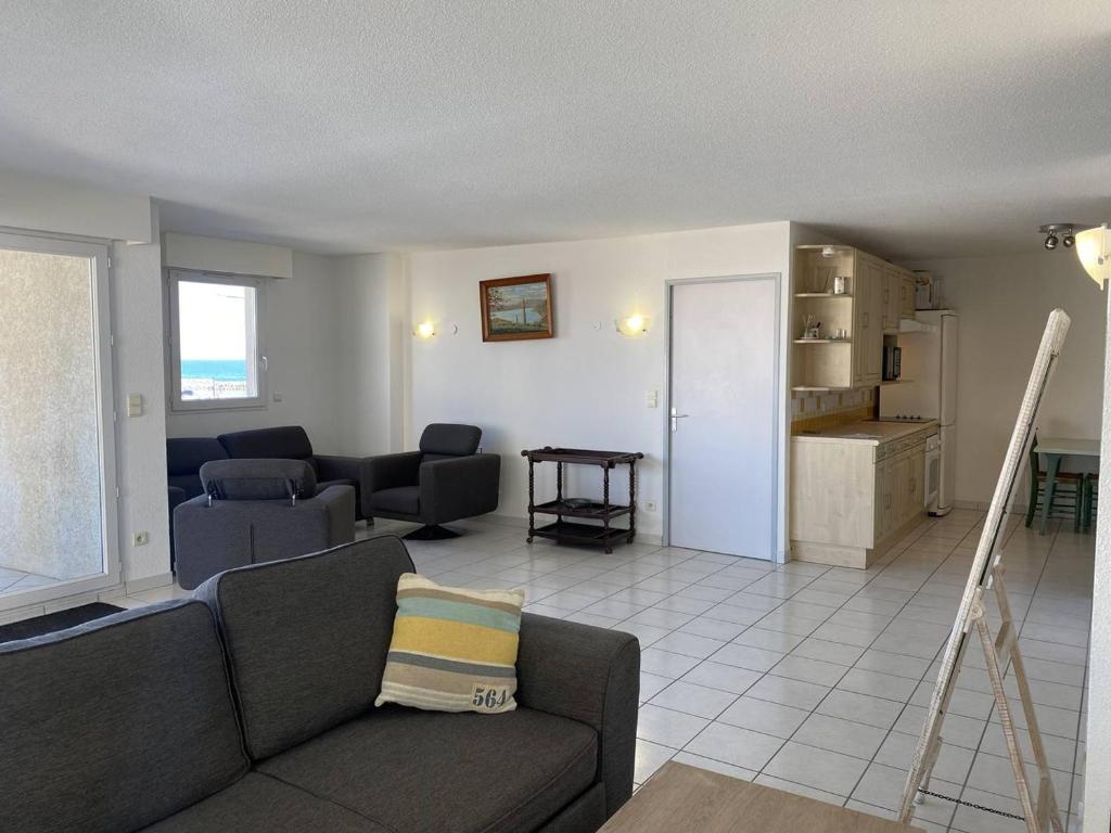Grand appartement 3 pièces avec terrasse et parking à Canet-en-Roussillon - FR-1-833-27 - 2