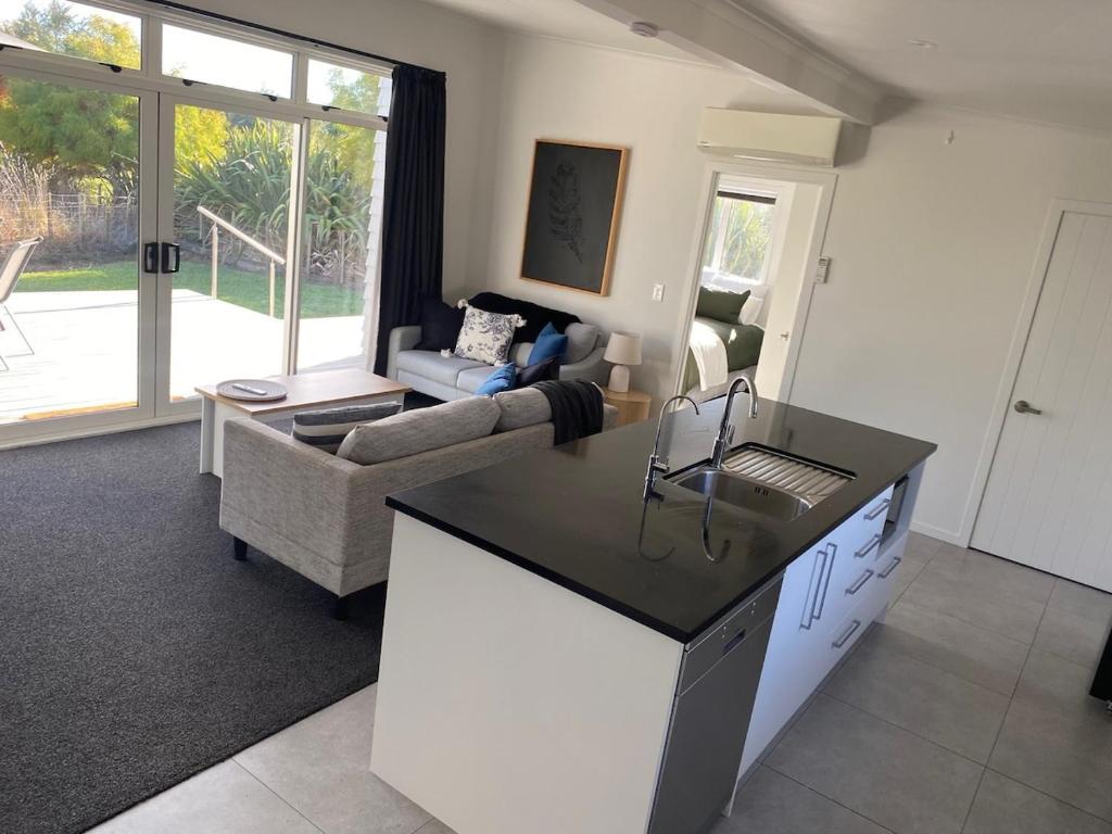 Modern & Comfy 2-Bedroom House, Newstead