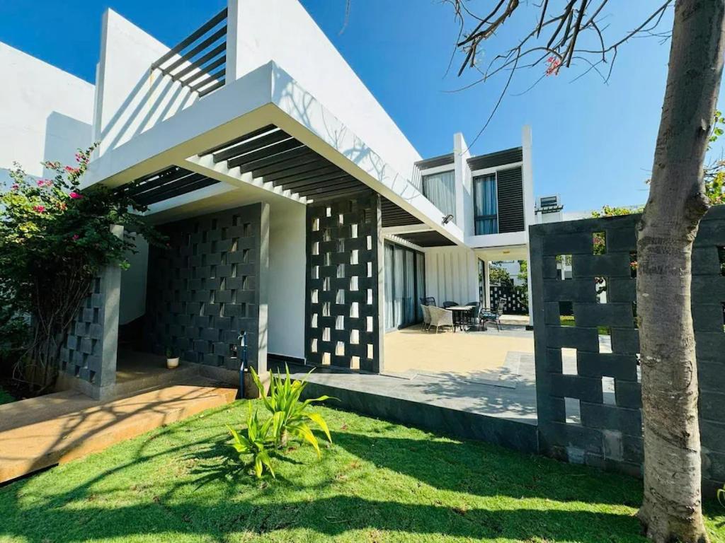 Oceanami Resort & Beach Club, Long Hải