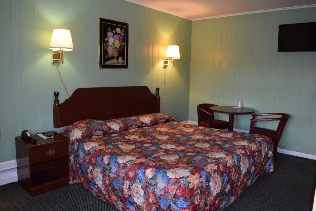 Top Hill Motel photo