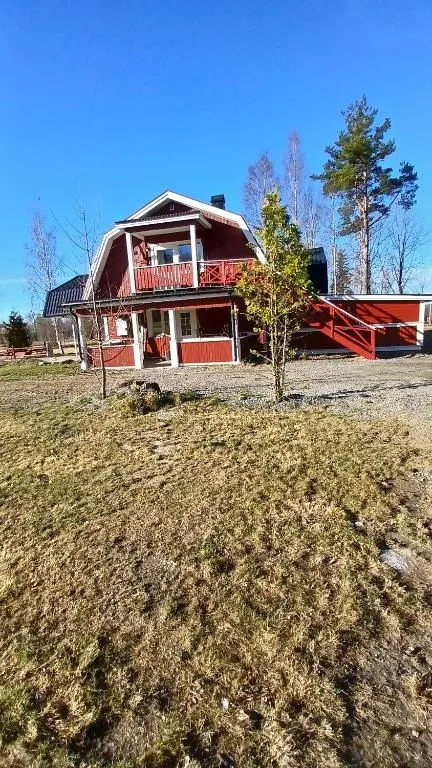 Persbacken i naturnära Ockelbo med fiske o Kungsberget när inpå,,,, hotel in Ockelbo
