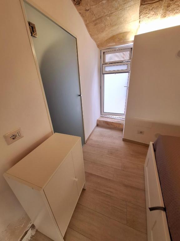 Vico Farinella 12 Small Room - 5