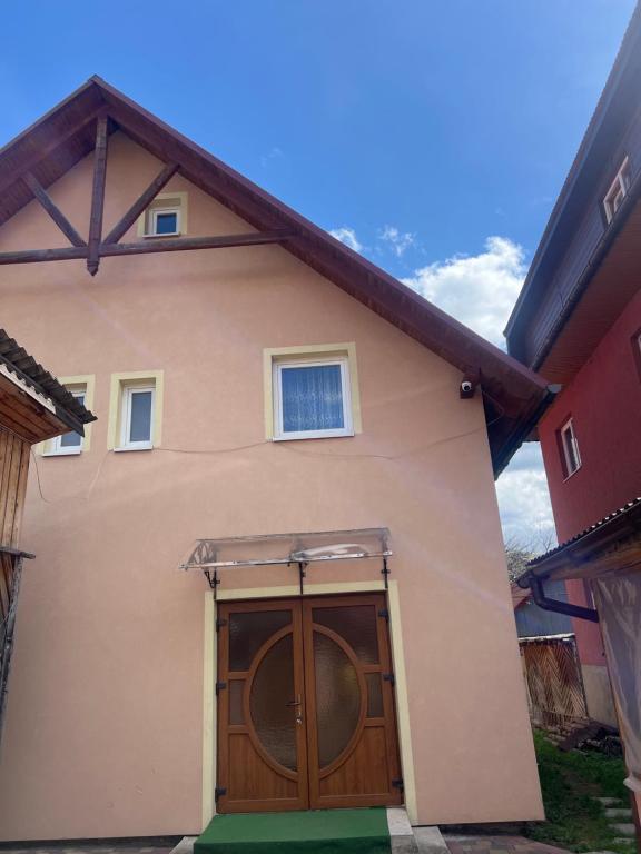 Gemütlich haus, Yasinya