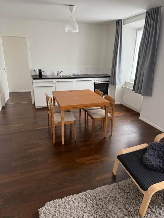 Studio James, Hombrechtikon