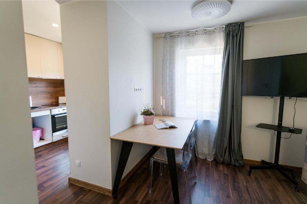 Cozy Studio on Veerenni St, garden views., Tallinn