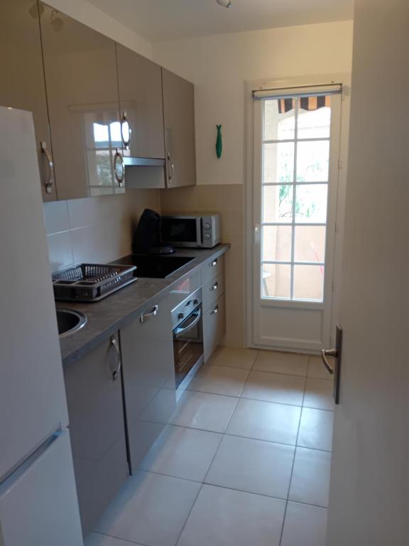 Appartement T2 a la Croix Valmer piscine et tennis 전경