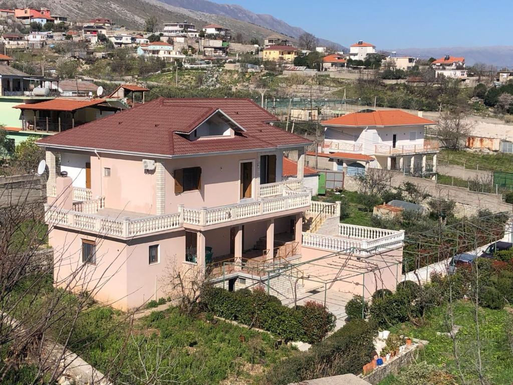 Dirala Guest House, Lazarat