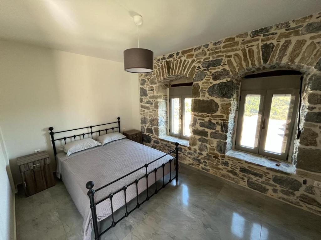 Paradise View, Kádhion