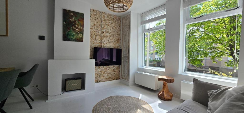 Centrally located, fully furnished luxury apartment, Gouda