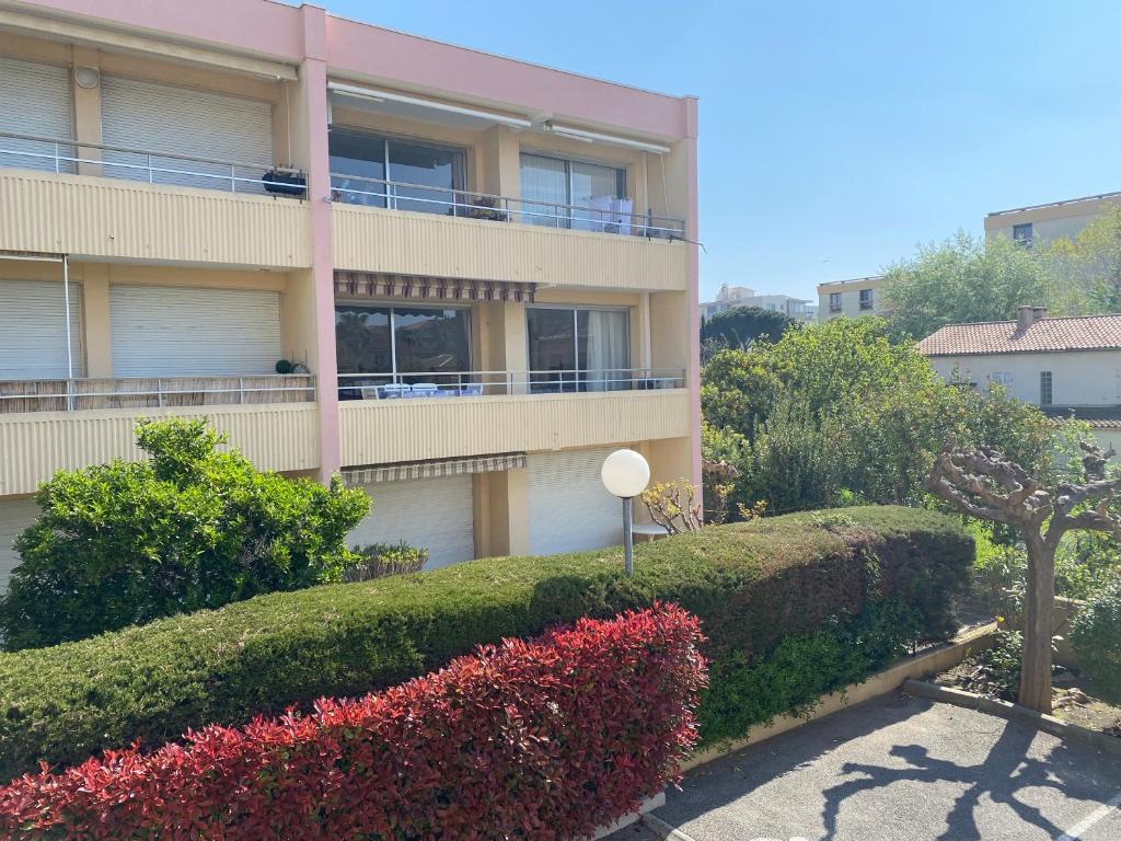 Appartement Fréjus - T3 - 2 chambres - 4 personnes - garage - clim - port à 300 m - 2