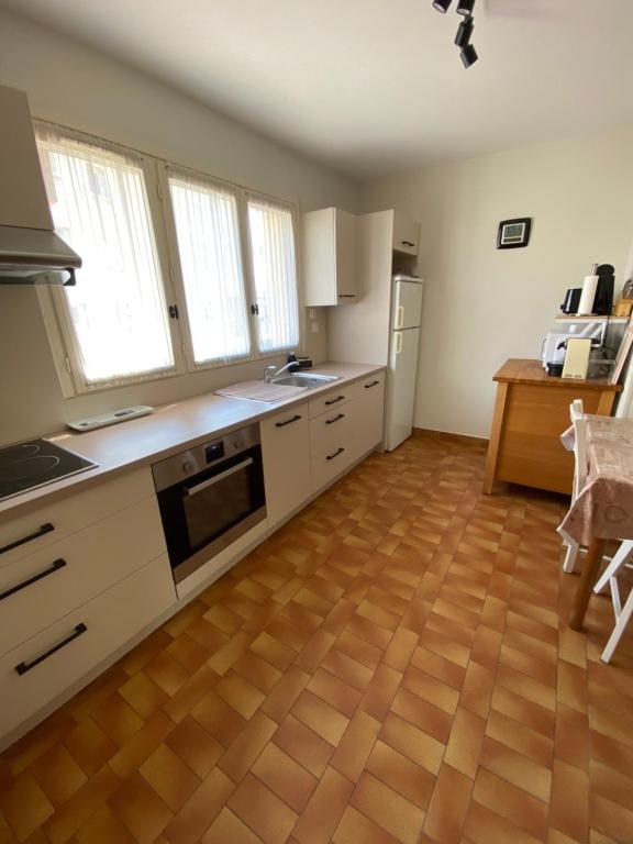 Appartement Fréjus - T3 - 2 chambres - 4 personnes - garage - clim - port à 300 m - 5