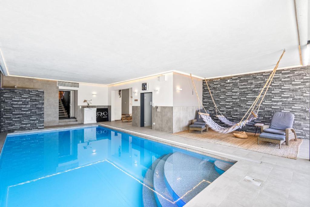 Soho Mountain Chalet - Pool und Sauna - 3